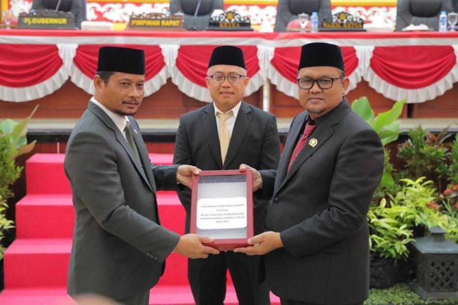 Hadiri Pelantikan PAW, Pj Sekda Fery Afriyanto Harap Darwis Emban Amanah Guna Kesejahteraan Masyarakat Babel