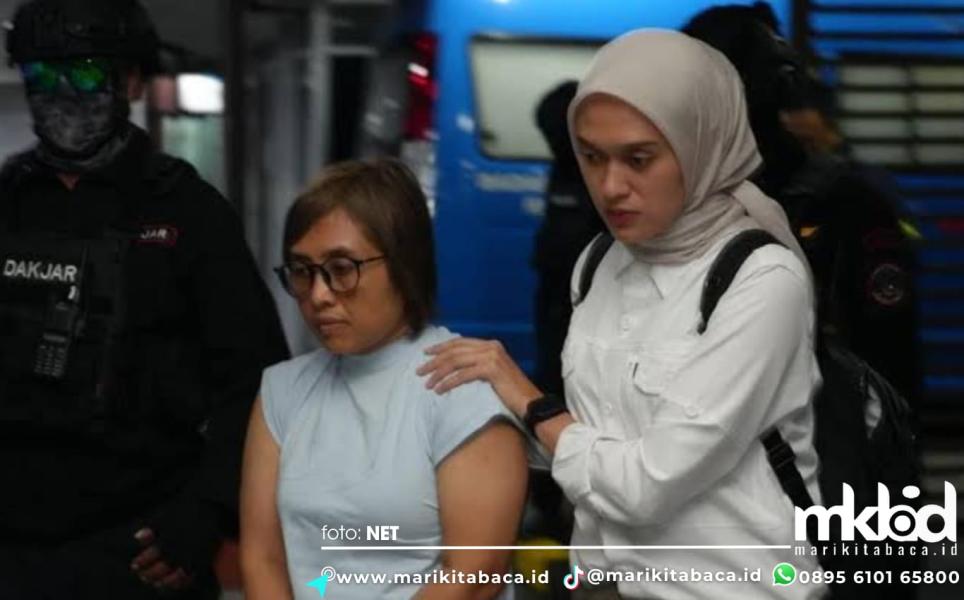 Misteri "Bulan Sabit Emas" Mami Dewi