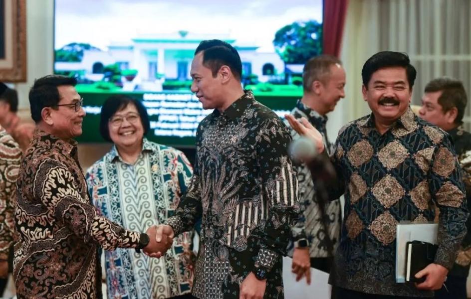 Pengamat Soal Jabat Tangan AHY-Moeldoko: Peran Jokowi besar