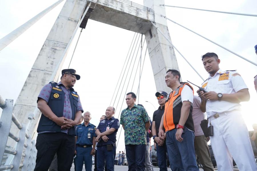 Pj Gubernur Safrizal ZA Sebut Kandasnya Kapal di Alur Pangkalbalam Teratasi