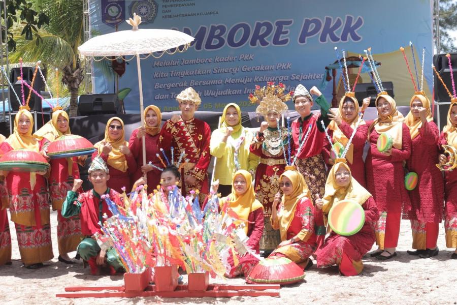 Pj Ketua TP PKK Safriati Safrizal Harapkan Peserta Lomba Parade Budaya Tampilkan yang Terbaik di Kancah Nasional