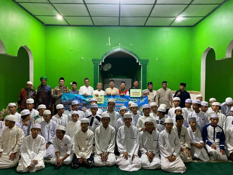 Safari Ramadan di Ponpes Hidayatullah, Sekda Naziarto beri Motivasi kehidupan kepada Santri.